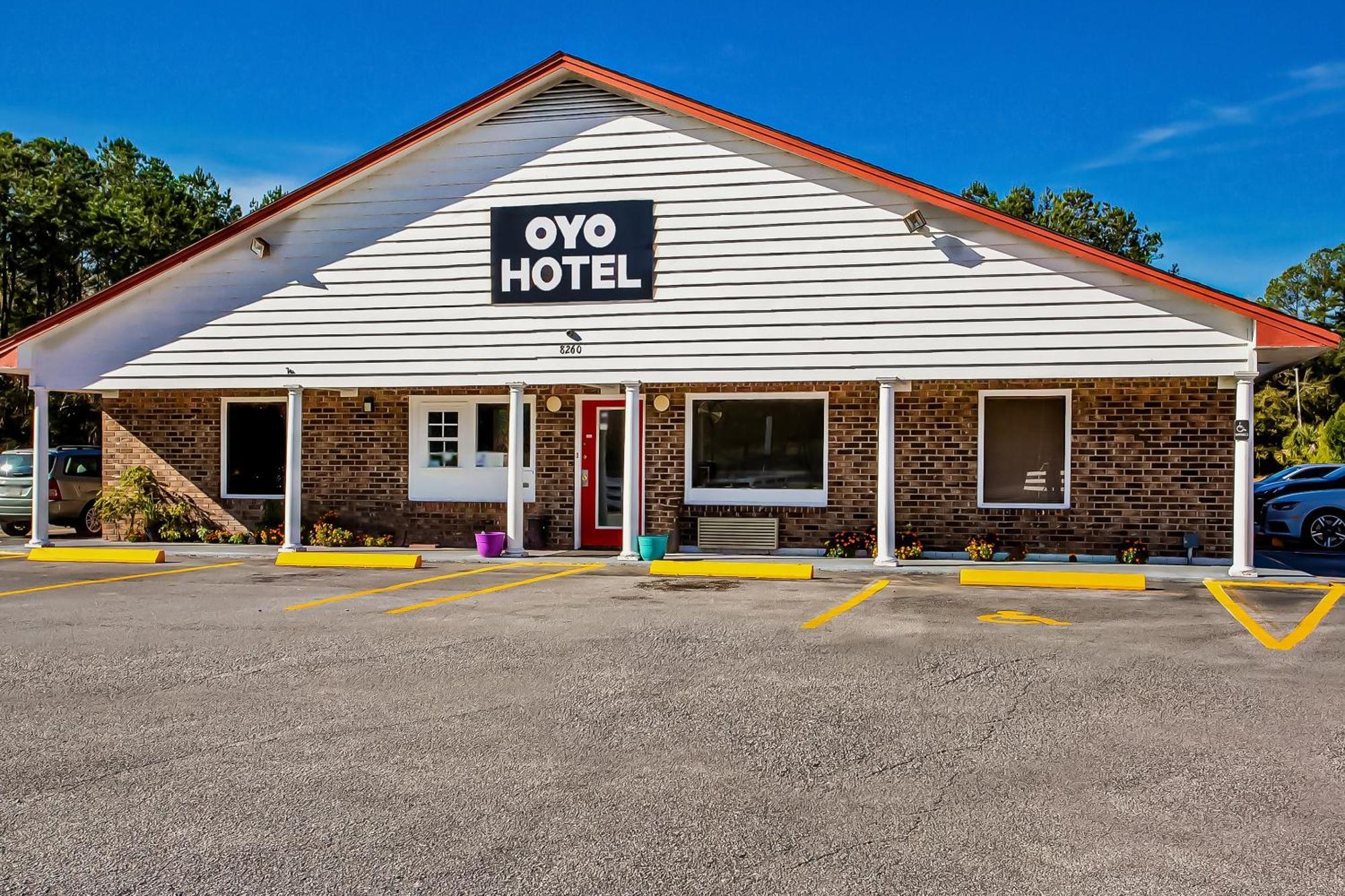 Hotel Oyo East 2*